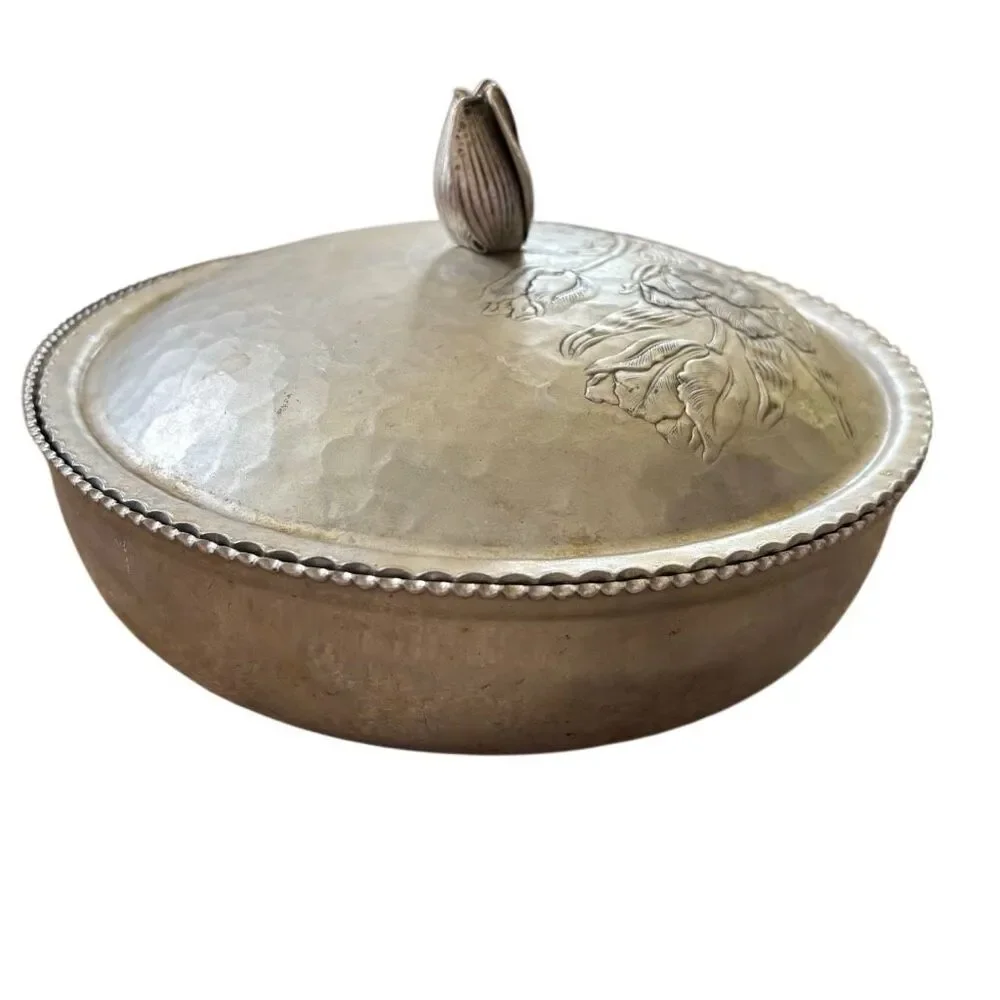 Vintage Rodney Kent Hammered Wrought Aluminum Covered Casserole Dish Bowl Tulip